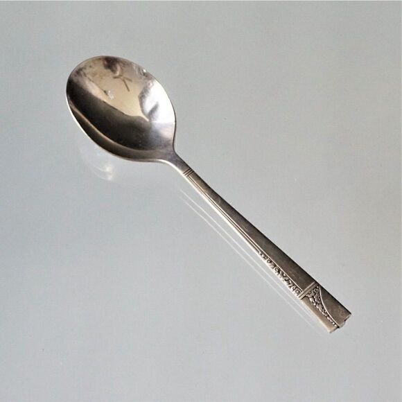 Vintage Round Bullion Spoon Oneida Nobility Plate 1937 Caprice Pattern - Picture 6 of 9